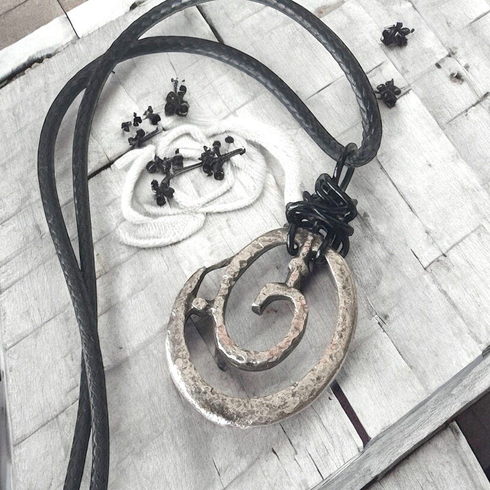 5 For $25💫Old Gothic Style Silver Metal Pendant